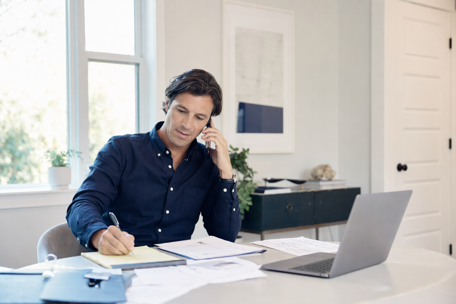 Illustration for Insurance agent vs. broker